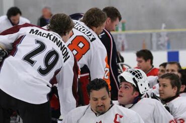 #NHLAllStar Claude Giroux a montré son cœur lors d'un match de hockey sur luge @Gatorade. #Winfr ...