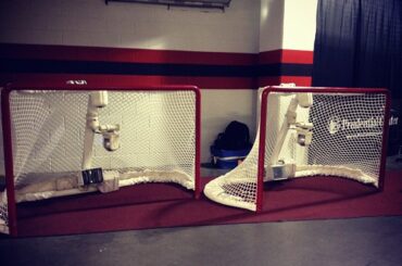 Les filets de ce soir ... qui marque le premier but? #NJDLAK ...