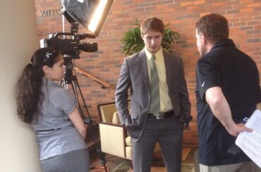 Le futur espoir Ryan Murray est arrêté pour une entrevue. #nhlcombine ...