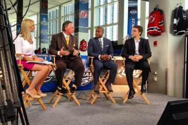 Reconnaître ce gars, fans de #LAKings? C'est Luc Robitaille! ...