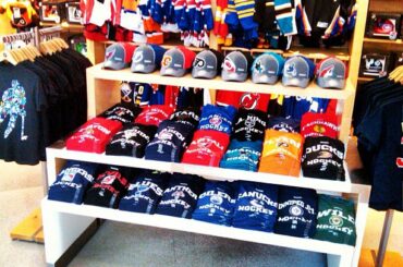 Aimez-vous notre nouvelle collection de glace Reebok Center, nos chapeaux de draft et nos t-shirts 30? # ...