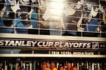 Boston est venu représenter à Pittsburgh aujourd'hui. Combien de fans de @nhlbruins sont-ils ...