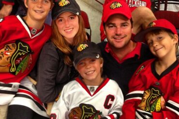 Double l'OT. Doubler le plaisir. Chris O'Donnell est là pour s'en prendre aux Blackhawks ...