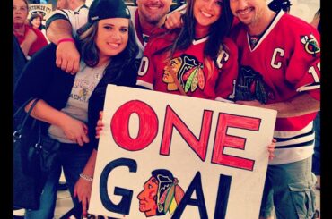 La fan de #Blackhawks @casserole_q & ses amis sont venus au sixième match avec un but. #Becaus ...