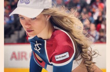 Les #Avs Ice Girls ont bercé les chapeaux #HockeyFightsCancer lors du Awareness Ni ...