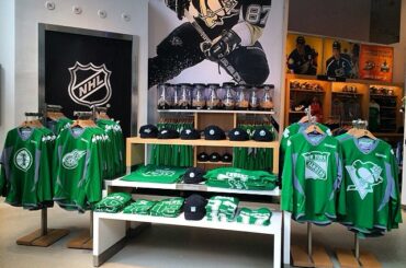 Le #NHLStore se sent irlandais aujourd'hui.

Joyeuse Saint Patrick!...