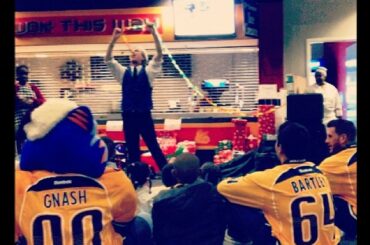 Que se passe-t-il à Bridgestone Arena ce soir? #HockeyHolidays festivités avec ...