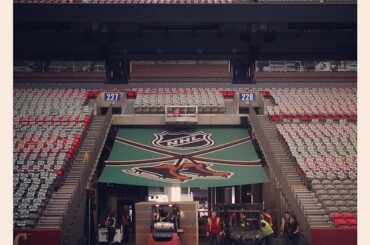 C'est la journée d'installation du coussin de siège à BC Place! Qui en réclame un dimanche? #Sa...