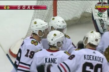 La porte arrière, la tablette supérieure et les @nhlblackhawks participent aux courses au #NHLGlobalSe ...