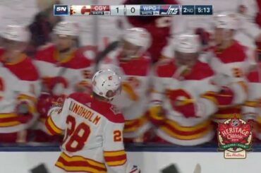 Il est temps de marcher avec Elias ... aux @timhortons #HeritageClassic ....