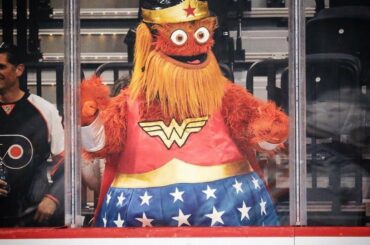 WONDER GRITTY #HockeyHalloween (@philadelphiaflyers) ...
