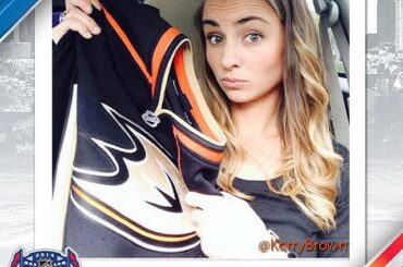 Le maillot va là où @KorryBrown va.

Tag #NHLFanFreeze pour montrer votre #Stadium ...