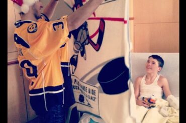 Marek Mazanec et les #Preds distribuaient des couvertures au cours de leur visite à Van ...