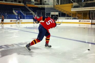 Votre premier aperçu du choix général #NHLDraft no 1, Aaron Ekblad, dans son ...