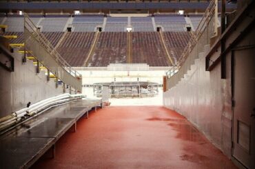 Encore 6 jours jusqu'à ce que les @detroitredwings et les @torontomapleleafs fassent cette promenade vers ...