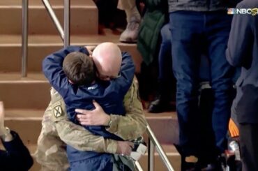 Nous ne pleurons pas. Nous ne sommes pas ... OK, NOUS SOMMES. #WNH
: @nhlonnbcsports ...