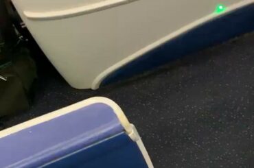 Victor Hedman nous emmène dans l'avion avec le @tblightning alors qu'ils se dirigent vers la Suède ...