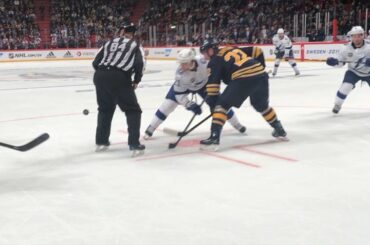 Cette vidéo #NHLGlobalSeries n'a pas fait de mal à l'iPhone.