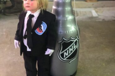 Gardien de la Coupe à l'entraînement. #HockeyHalloween (TW / justin_maroon) ...