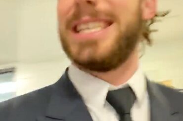 Tyler Seguin (@ tseguin92) arrive devant le 1000e jeu de Joe Pavelski (@ jpav8) ...