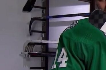 "C'est une question de look." @dallasstars capitaine Jamie Benn (@ jamiebenn14) brea ...