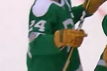 Les @@ dallasstars complètent le retour pour remporter le #WinterClassic! NHL: 60 apportent ...