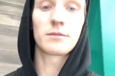 Patin en option, entraîneur branché en filet et à quelques jours du #WinterClassic. Oui ...