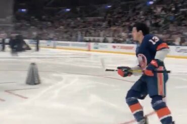 Mat Barzal (@ barzal97) avec le temps gagnant de 13.175 dans le @bridgestone NHL F ...