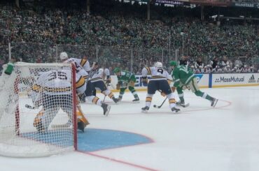 Alexander Radulov (@ radulov22) donne la tête aux @dallasstars. #WinterClassic ...