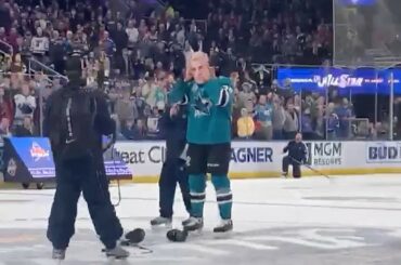 MA GAWD! C'EST TOM ... @ MUSIQUE de justinbieber! #NHLAllStar ...