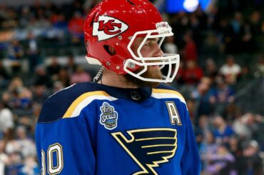 Ryan O'Reilly ou @patrickmahomes? Sois le juge. #NHLAllStar ...