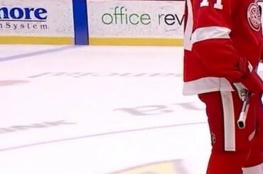 Vous voulez améliorer vos mises au jeu? Dylan Larkin (@ dylanlarkin71) ici pour vous aider.
Yo ...