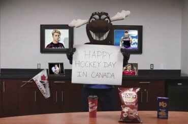  Bonne @scotiabank #HockeyDay au Canada! Nos mascottes ont montré comment elles sont celebra ...