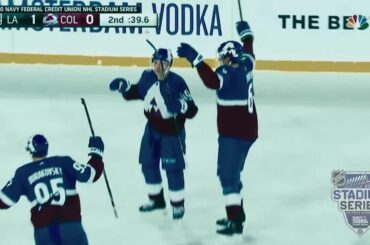 Samuel Girard voulait juste voir des feux d'artifice. #StadiumSeries
: @nhlonnbcsport ...