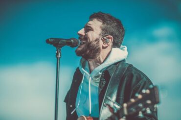 @samhuntmusic sera LIVE lors du premier entracte. #StadiumSeries

Regarder ...