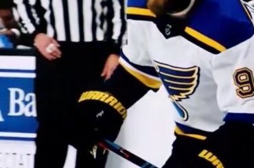 Ryan O'Reilly utilise l'un des bâtons les plus uniques du jeu. Découvrez pourquoi vous ...