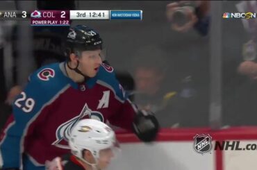 Message d'intérêt public: Nathan MacKinnon (@ mackinnon29) est bon au hockey. #WNH
: @nhlonnbcsports
: ...