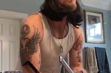 Ce mashup de Roman Josi (@ rjosi90) x Mr.Brightside est irréel. #HockeyAtHome (TW ...