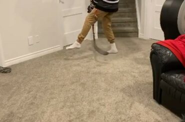 Nous voulons voir comment vous allez #HockeyAtHome! DM nous pour une chance d'être présenté ...