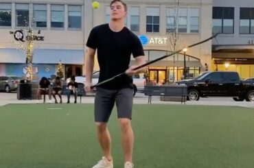 @ andrei_svechnikov37 - magicien certifié. #HockeyAtHome (: @ andrei_svechnikov37 ...