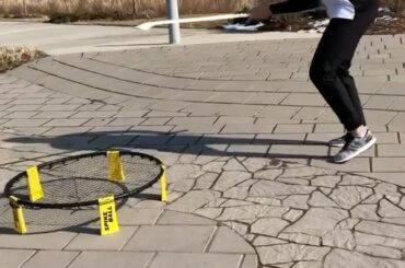 @ anthonymantha39 avec une nouvelle tournure sur Spikeball. #HockeyAtHome (: IG / anthonymant ...