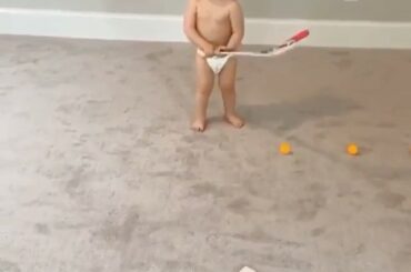 Jake Gardiner commence tôt ses cours de hockey. (: @ jgardiner272) #HockeyAtHome ...