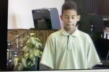 Rencontrez l'apprenti de Wolfgang Amadeus Mozart ... @ evander9kane. #HockeyAtHome (: TW ...