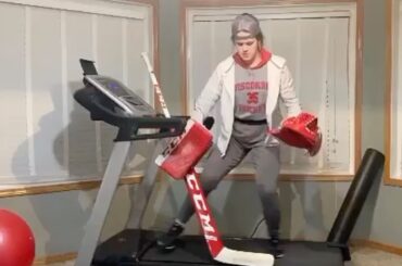  ATTN GOALIES Kristen Campbell (@ k.campbell35) a un exercice #HockeyAtHome pour vous ...