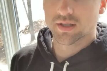 @ neal.pionk est à fond avec Tiger King. #HockeyAtHome (: @ neak.pionk) ...