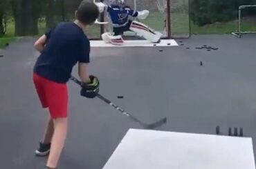 Déplacez-vous sur Jordan Binnington (@binniner), Vladimir Tarasenko (@ vt9191) cherche ...