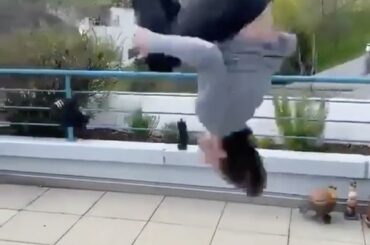 Ne jouez pas avec la routine de @ nicohischier. (: TikTok / njdevils) #HockeyAtHome ...