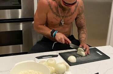 Prochain arrêt: Flavortown #HockeyAtHome (@ grabner40, @arizonacoyotes) ...