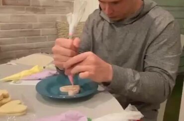 La forme que Dustin Brown affiche est SANS FAUTE. #HockeyAtHome (: @lancies) ...