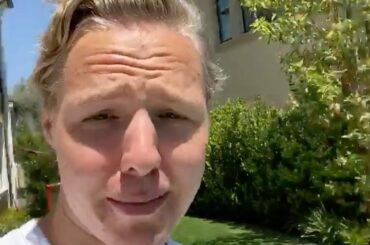 @ hampuslindholm47 manque de tirer des rondelles sur @rickardrakell. #HockeyAtHome ...